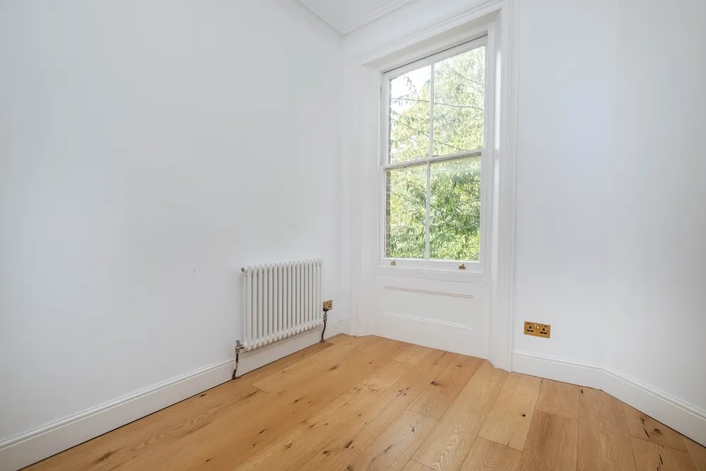 Queens Road Kingston Upon Thames KT2 photo 4