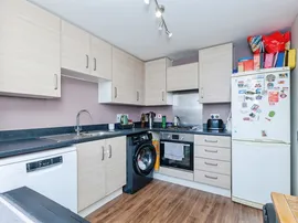 Ravensworth Close, Hamilton, Leicester thumb 3