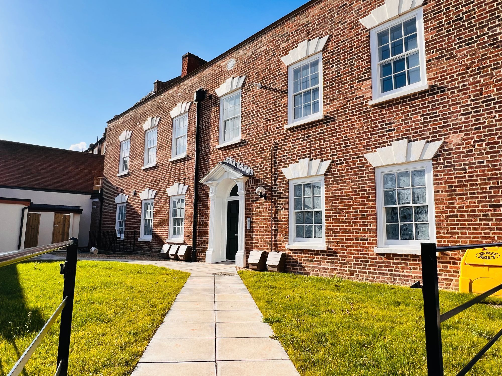 Windsor House, The Crescent, Taunton Image 14