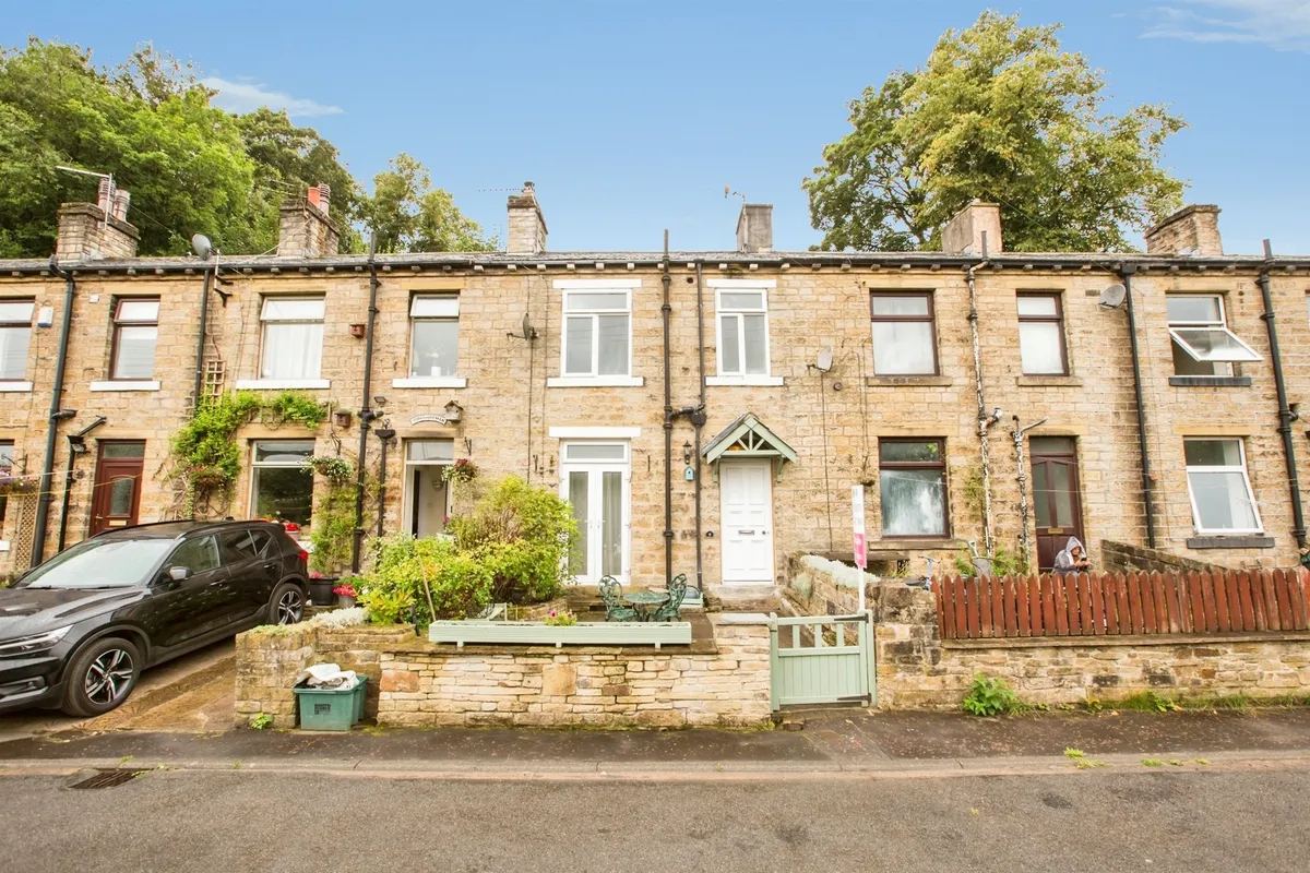 Belle Vue Terrace, Luddendenfoot, Halifax