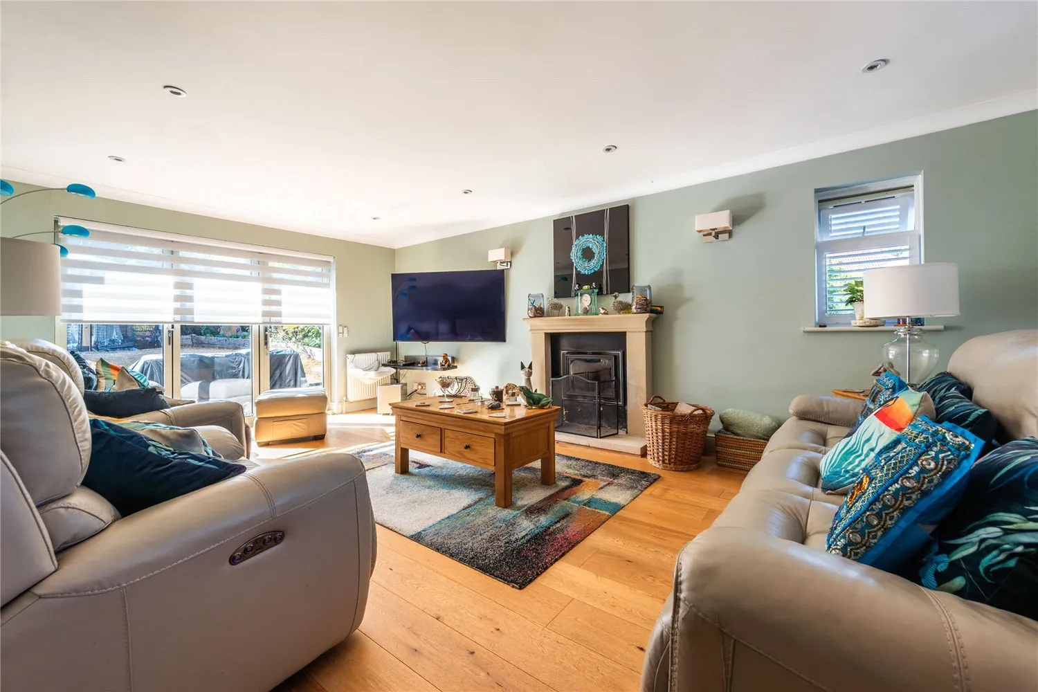 Usherwood Close, Tadworth, KT20 photo 3
