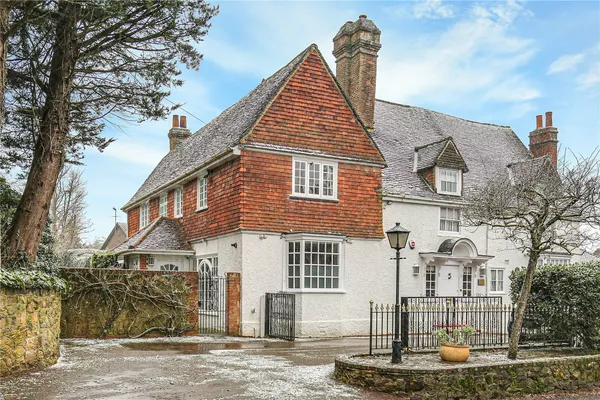High Street, Limpsfield, RH8 photo 1