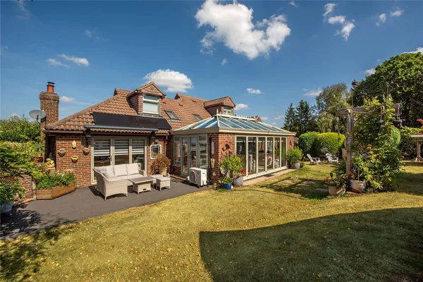 Usherwood Close, Tadworth, KT20 photo 9