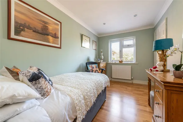 Usherwood Close, Tadworth, KT20 photo 10