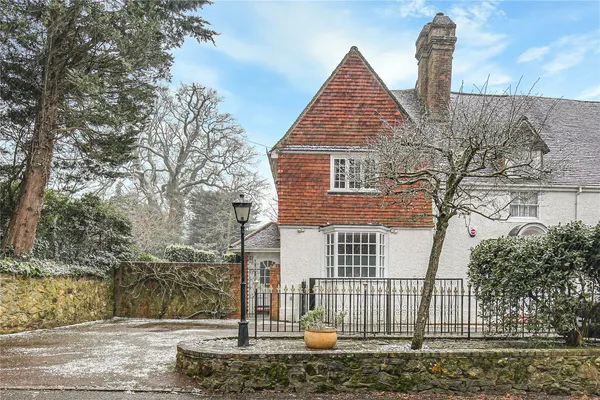 High Street, Limpsfield, RH8 photo 10