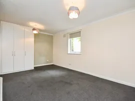 Matthews Close, Romford thumb 2
