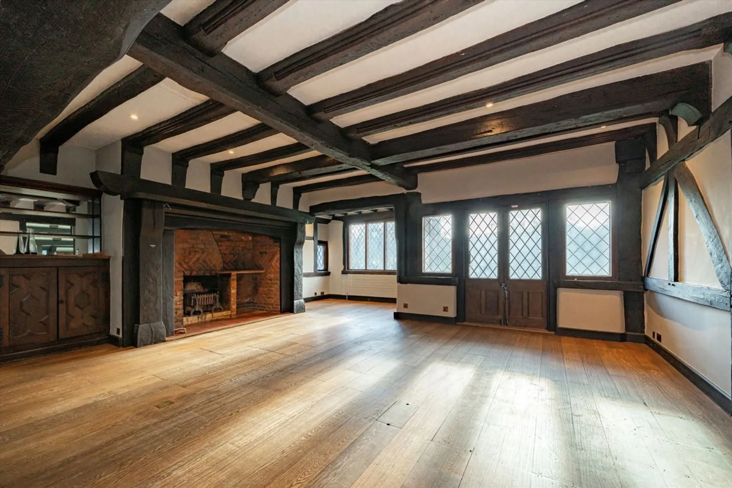 Blackhills, Esher, KT10 photo 2