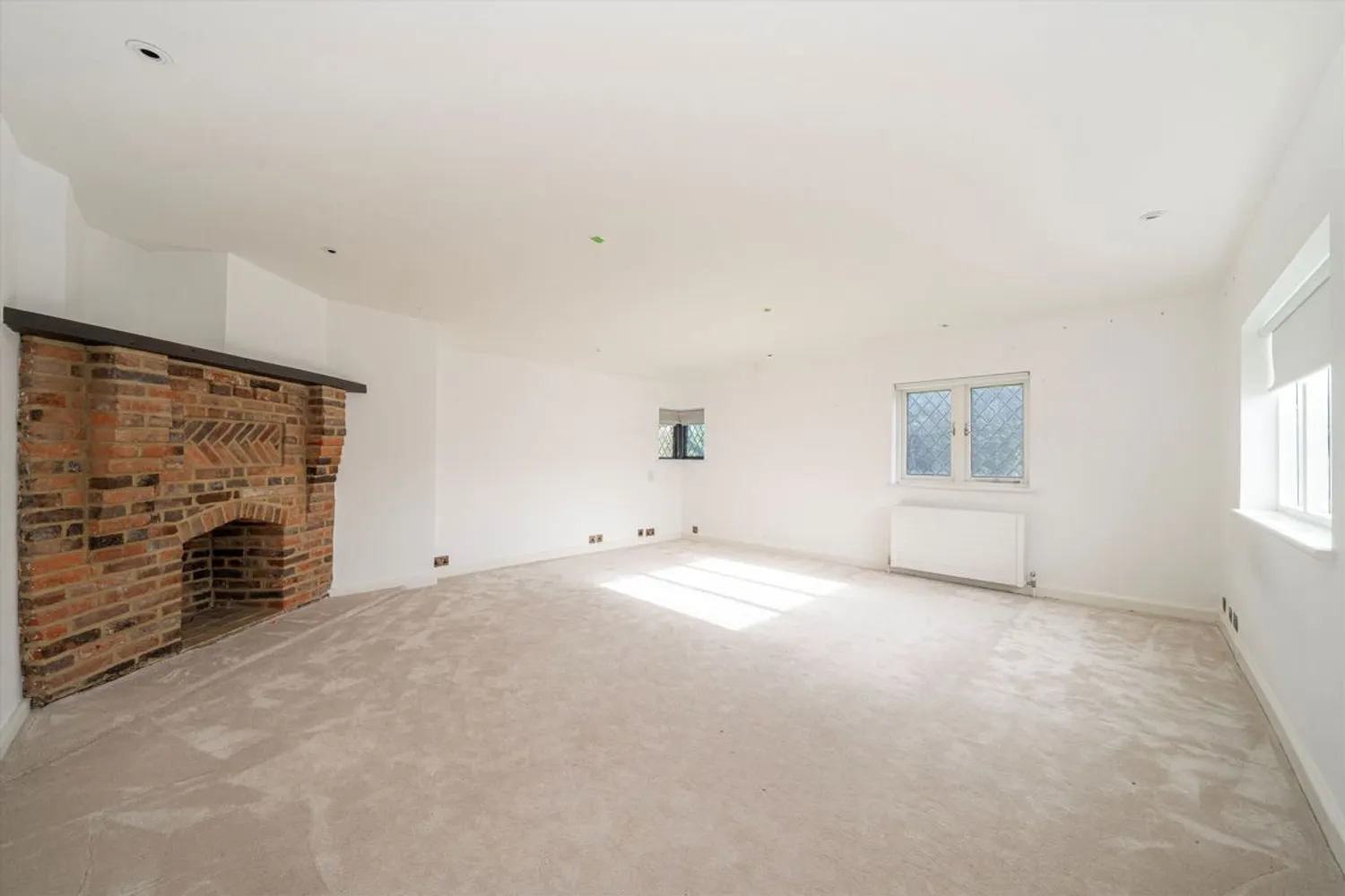 Blackhills, Esher, KT10 photo 8