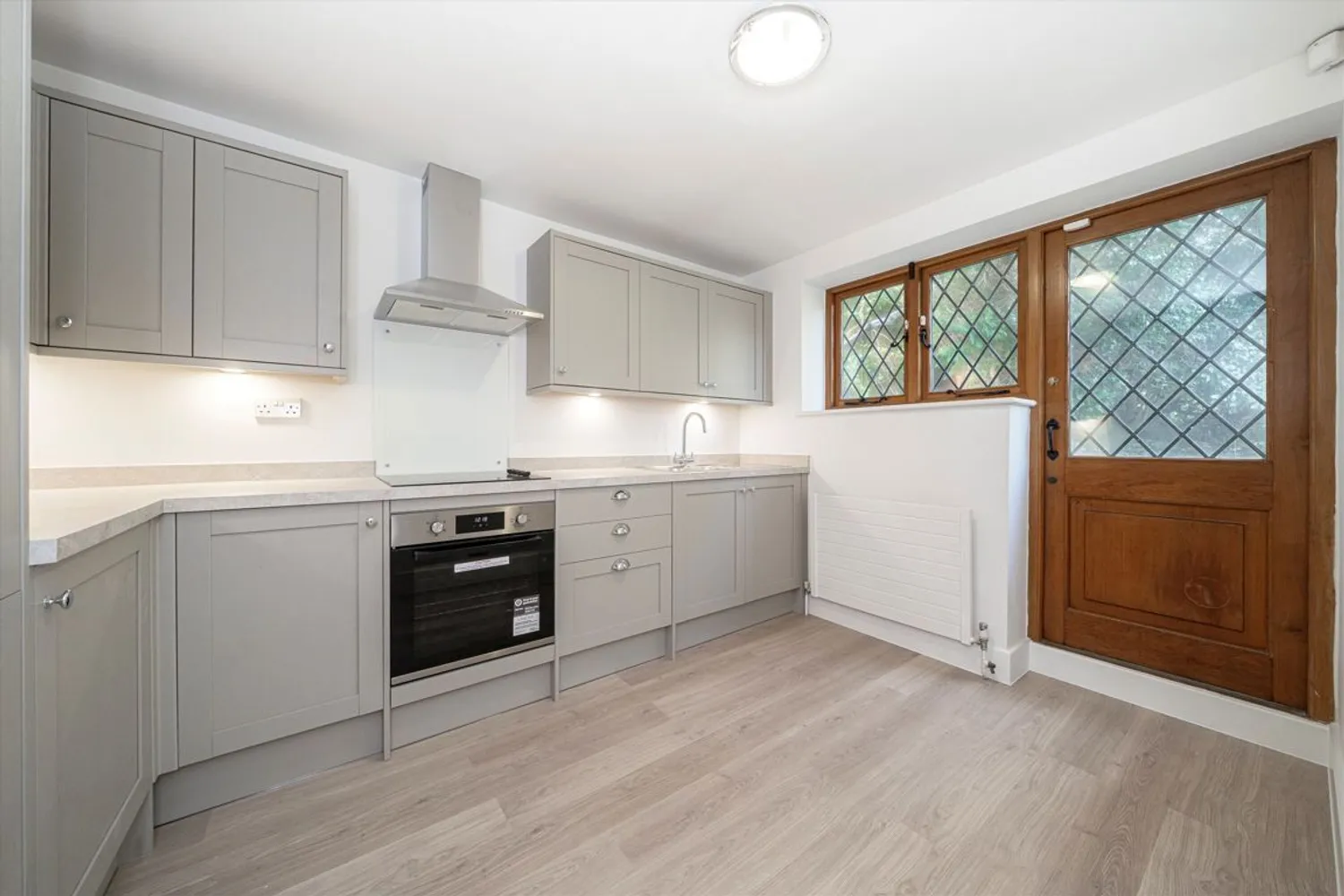 Blackhills, Esher, KT10 photo 14