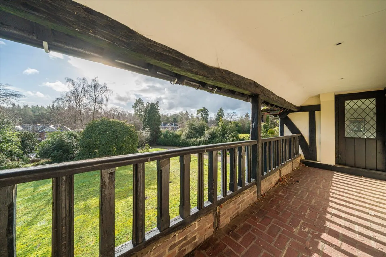 Blackhills, Esher, KT10 photo 15