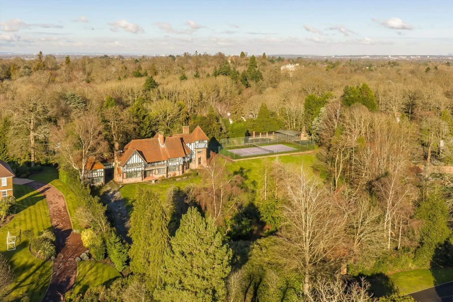 Blackhills, Esher, KT10 photo 17