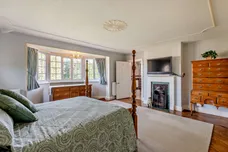 London Road, Bagshot, GU19 photo 14