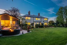 London Road, Bagshot, GU19 photo 1