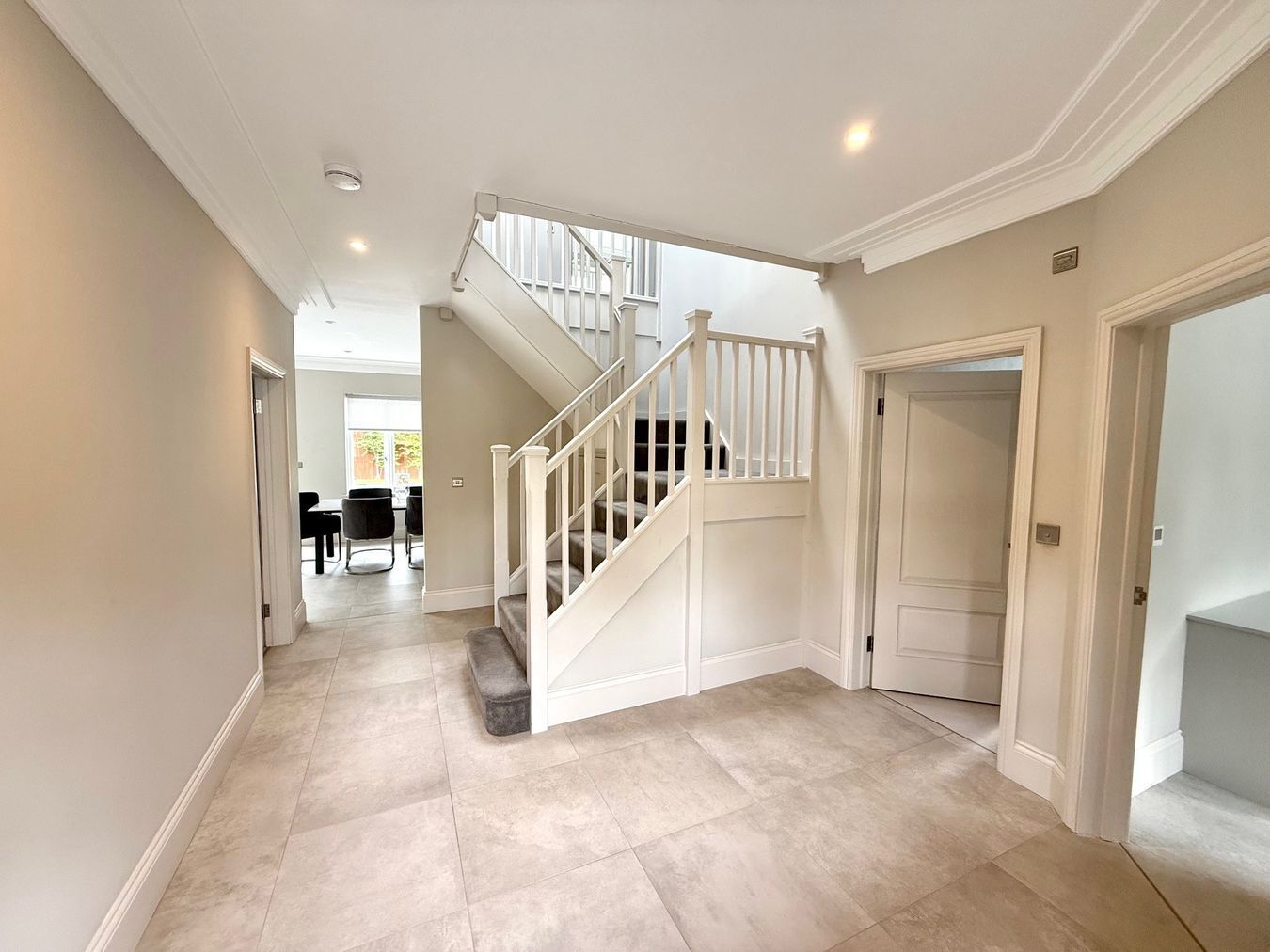 Hawthorn Lane, Warfield, Bracknell, RG42 Image 2