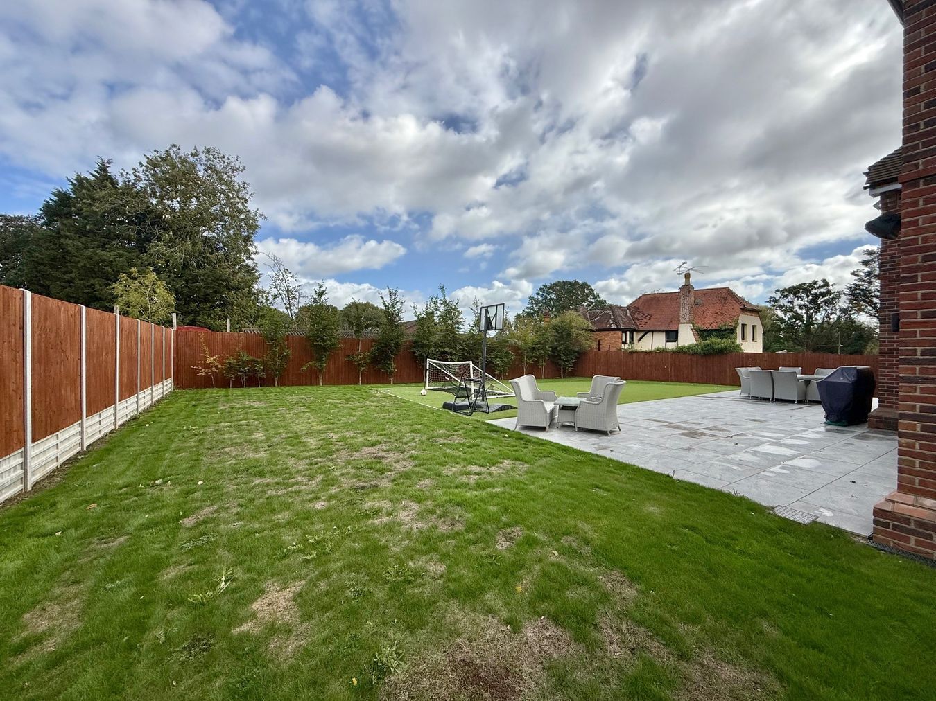 Hawthorn Lane, Warfield, Bracknell, RG42 Image 17