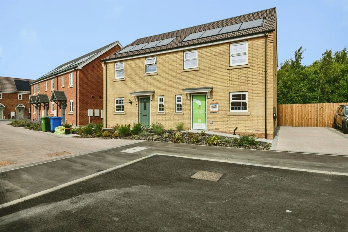 Curlew Road, Boston