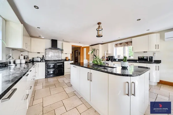 Hardwick Village, Hardwick, NN9 photo 4