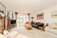 Magpie Close, Holt