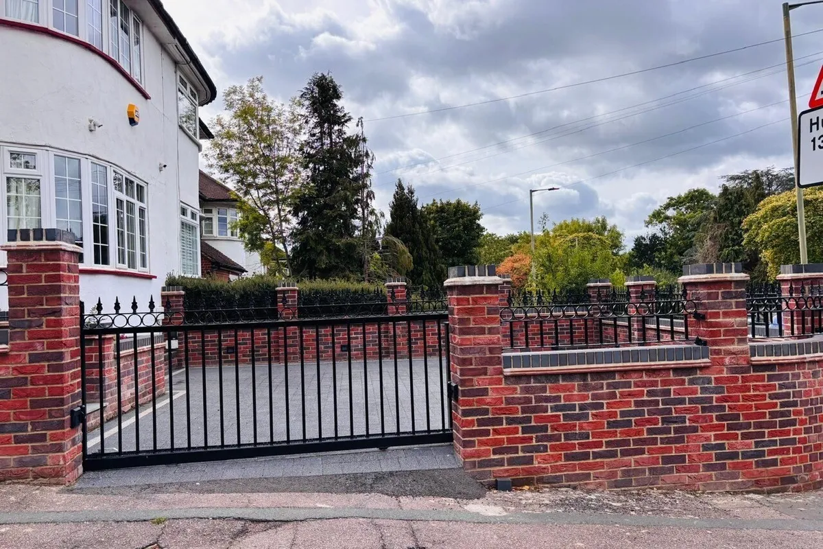 Hampden Way, LONDON
