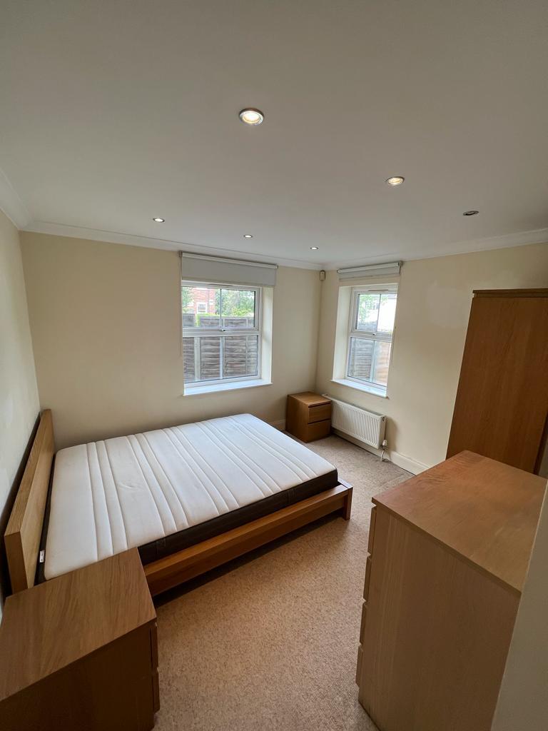 Alfred Court NW4 Image 5