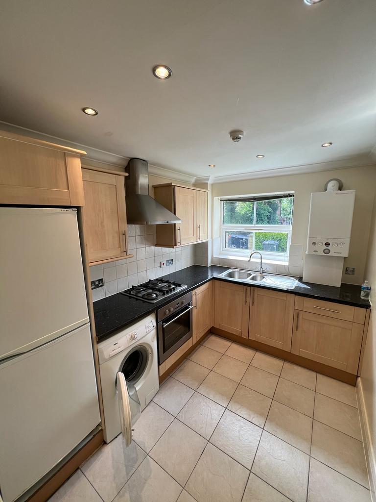 Alfred Court NW4 Image 6