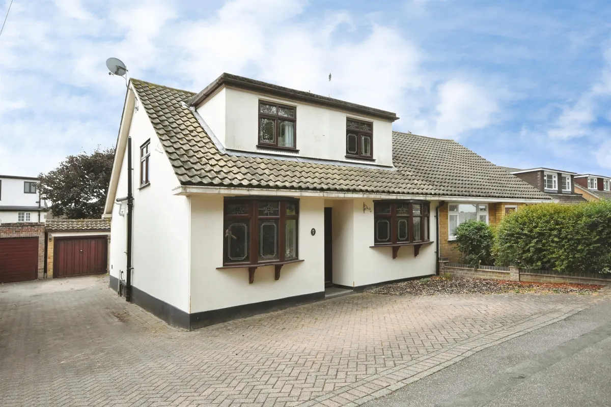 Priory Close, Pilgrims Hatch, Brentwood