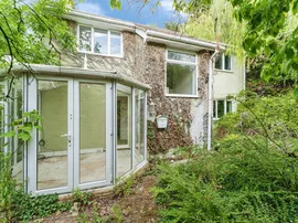 Paddocks Drive, Newmarket thumb 2