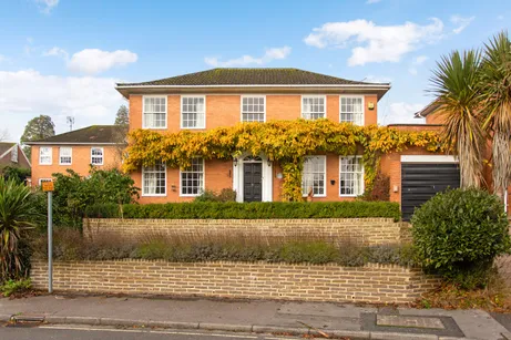 Fairford Close, Haywards Heath, RH16