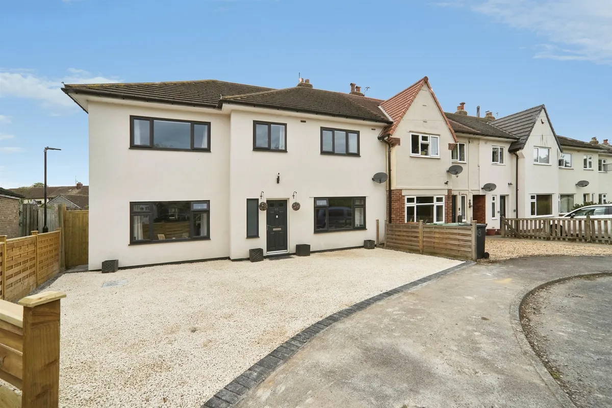 Mill Croft Estate, Pool In Wharfedale, Otley