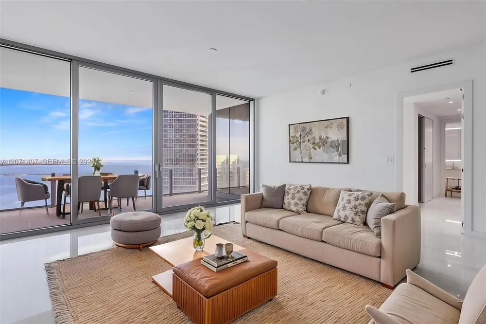 300 Biscayne Boulevard Way, Miami, FL 33131