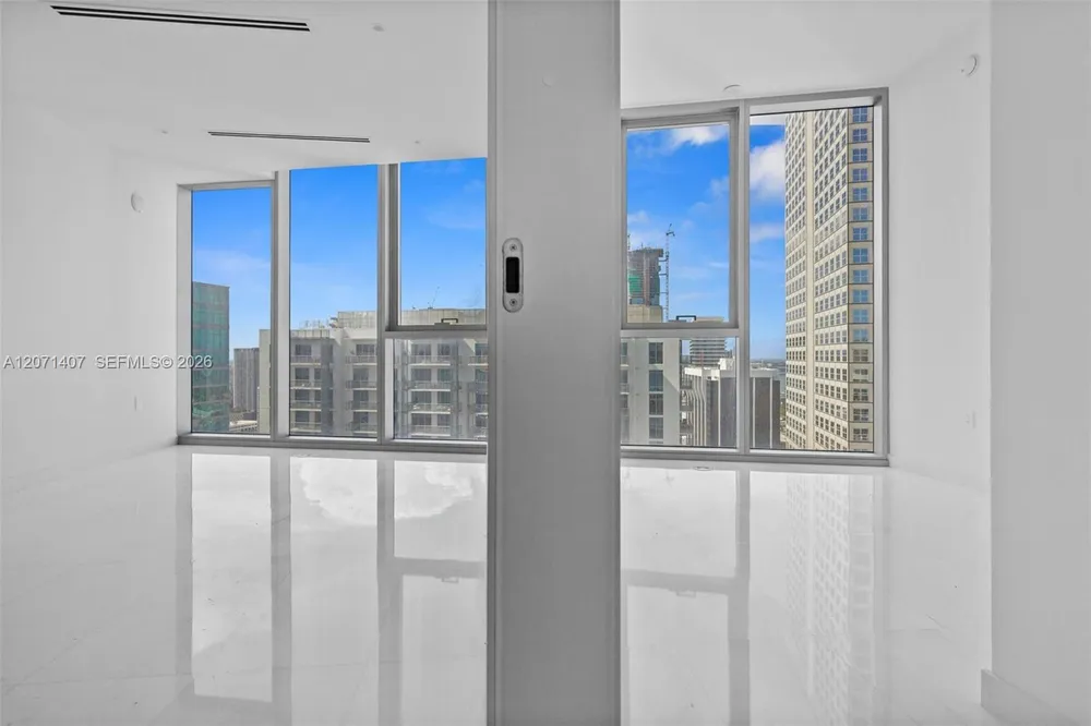300 Biscayne Boulevard Way, Miami, FL 33131