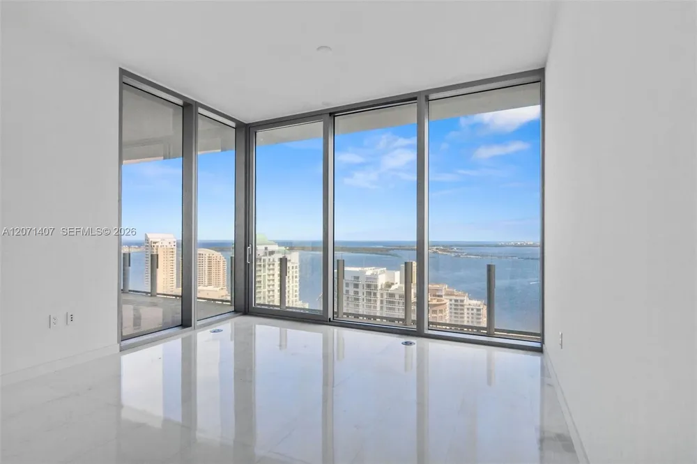 300 Biscayne Boulevard Way, Miami, FL 33131