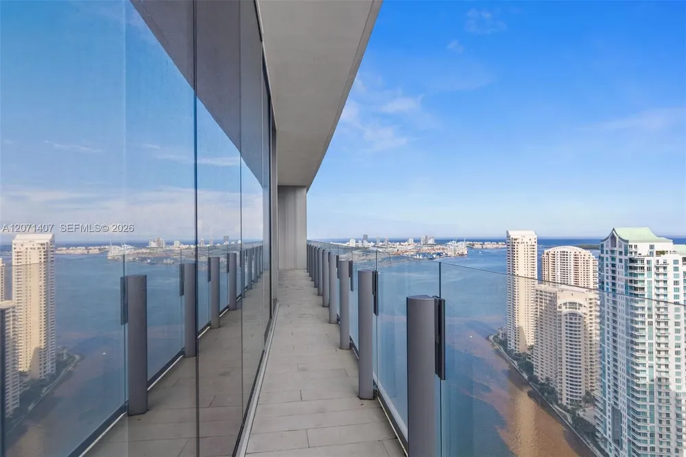 300 Biscayne Boulevard Way, Miami, FL 33131