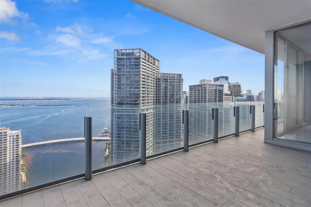 300 Biscayne Boulevard Way, Miami, FL 33131