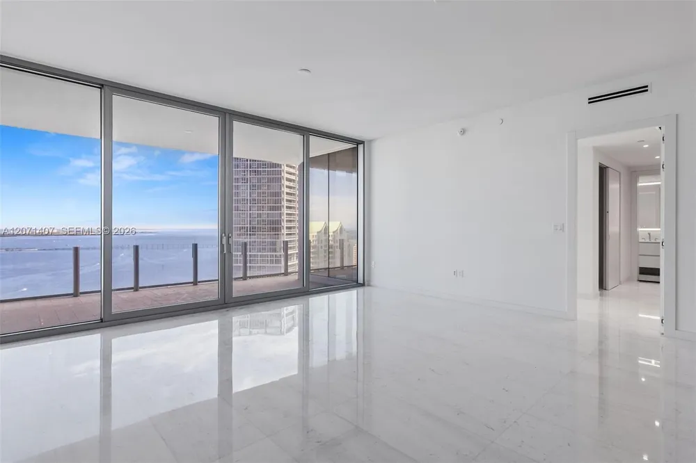 300 Biscayne Boulevard Way, Miami, FL 33131