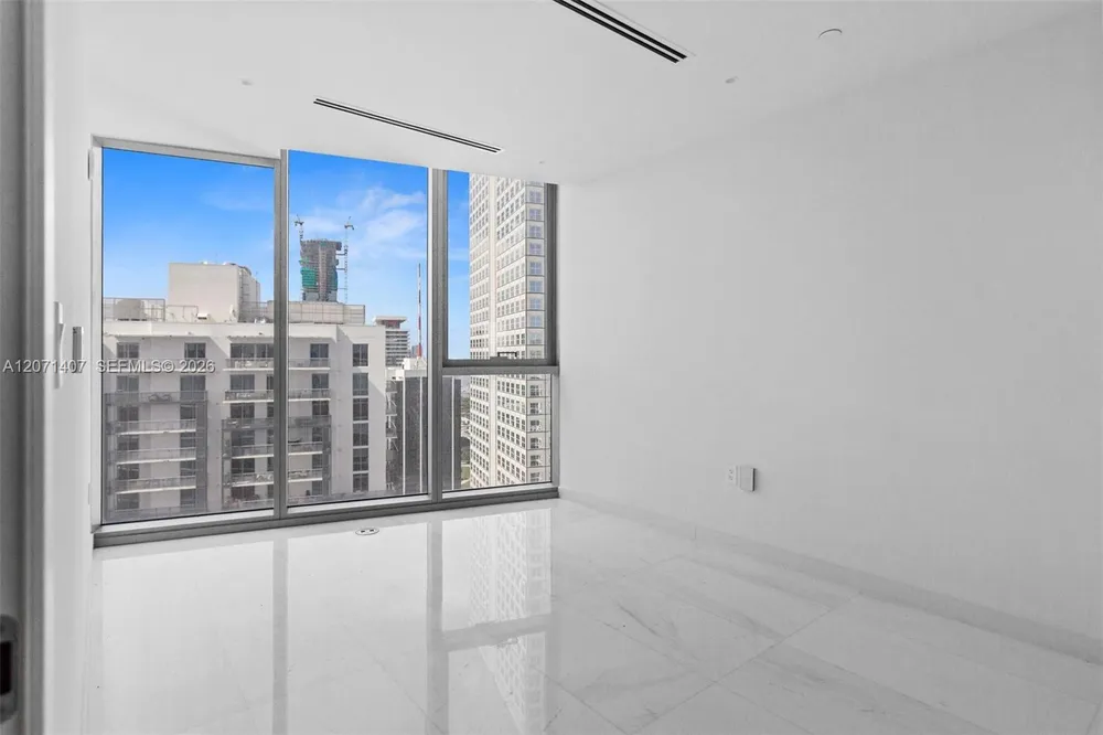 300 Biscayne Boulevard Way, Miami, FL 33131