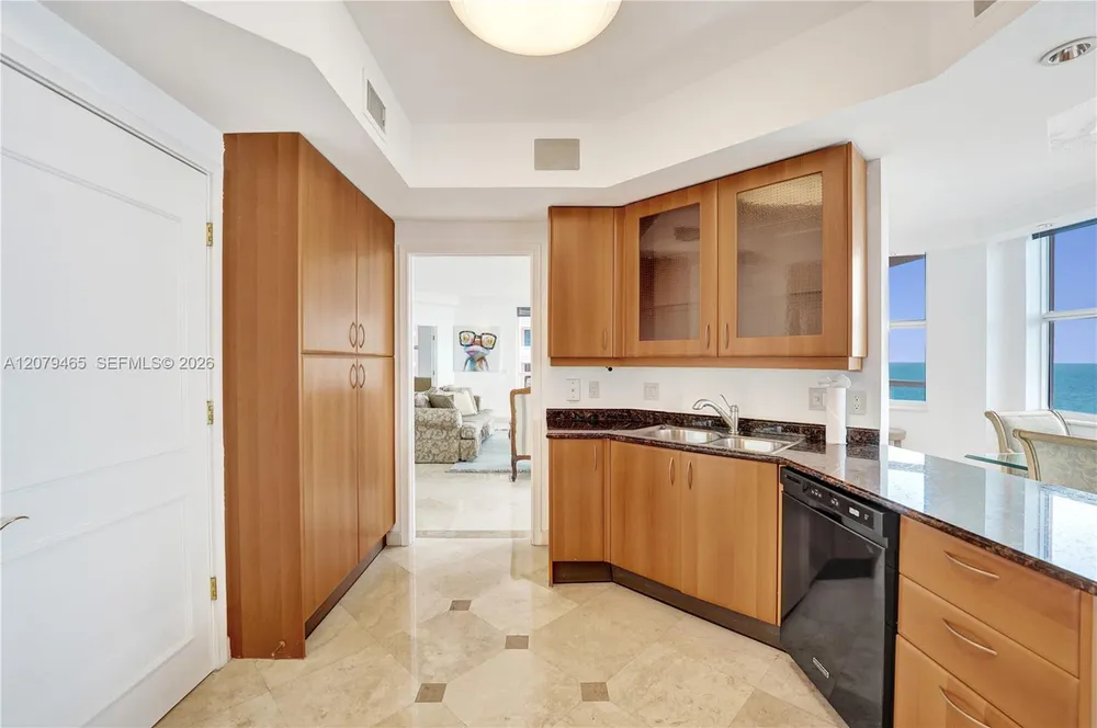 2100 N Ocean Blvd, Fort Lauderdale, FL 33305