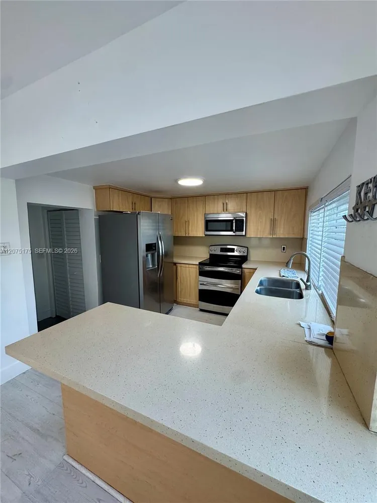 100 SW 51st Ct, Miami, FL 33134
