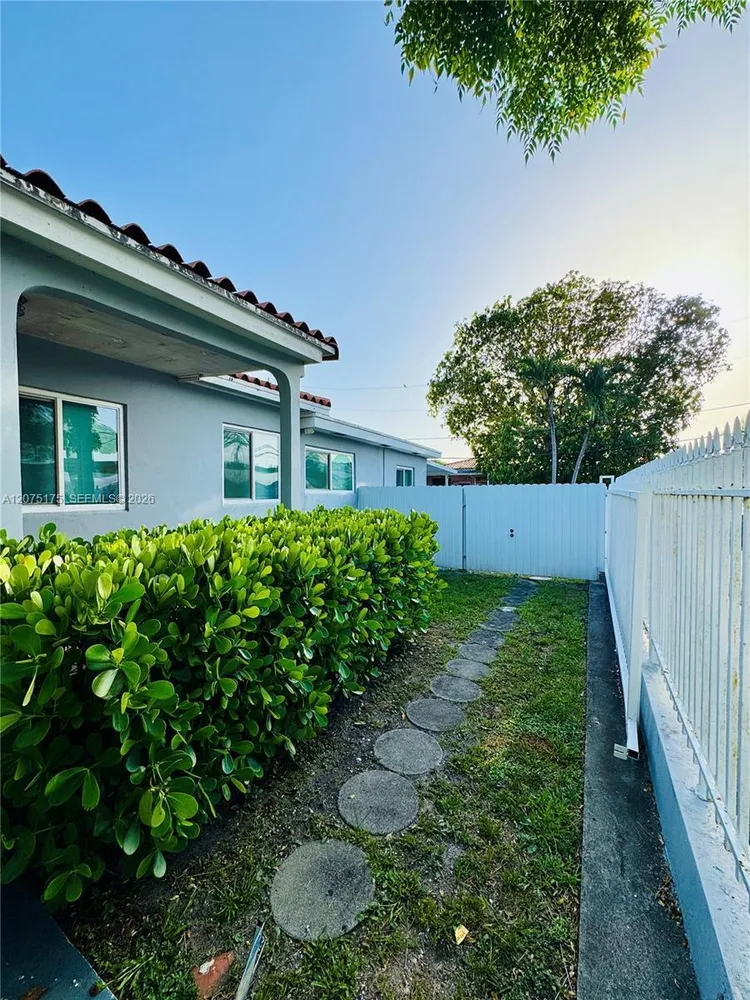 100 SW 51st Ct, Miami, FL 33134