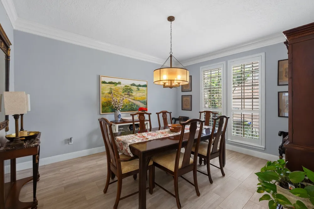 2514 Potomac Dr, Houston, TX 77057
