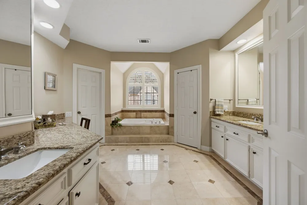 2514 Potomac Dr, Houston, TX 77057