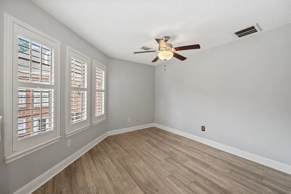 2514 Potomac Dr, Houston, TX 77057