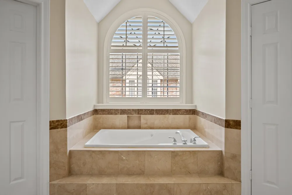 2514 Potomac Dr, Houston, TX 77057