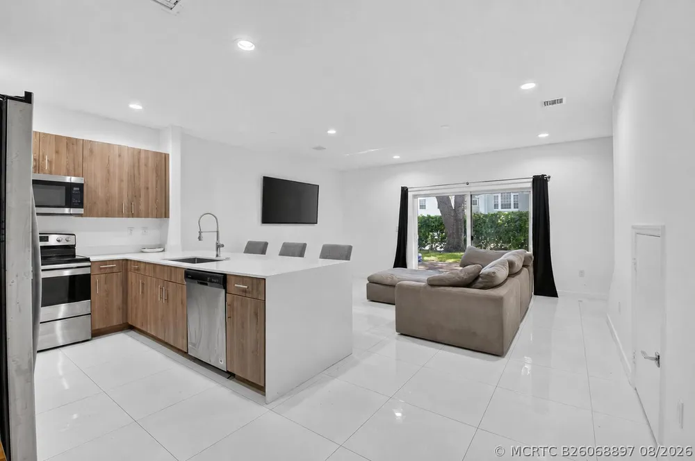 1030 Crystal Way, Delray Beach, FL 33444