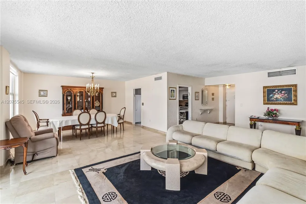 5001 Collins Ave, Miami Beach, FL 33140