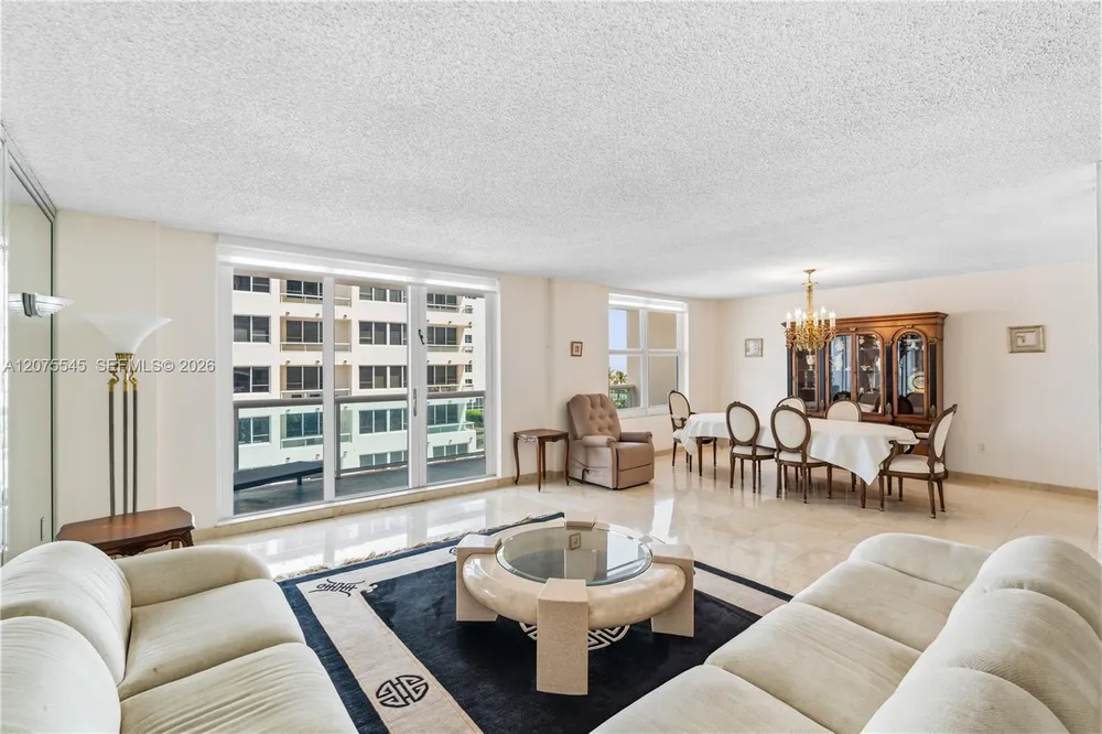 5001 Collins Ave, Miami Beach, FL 33140