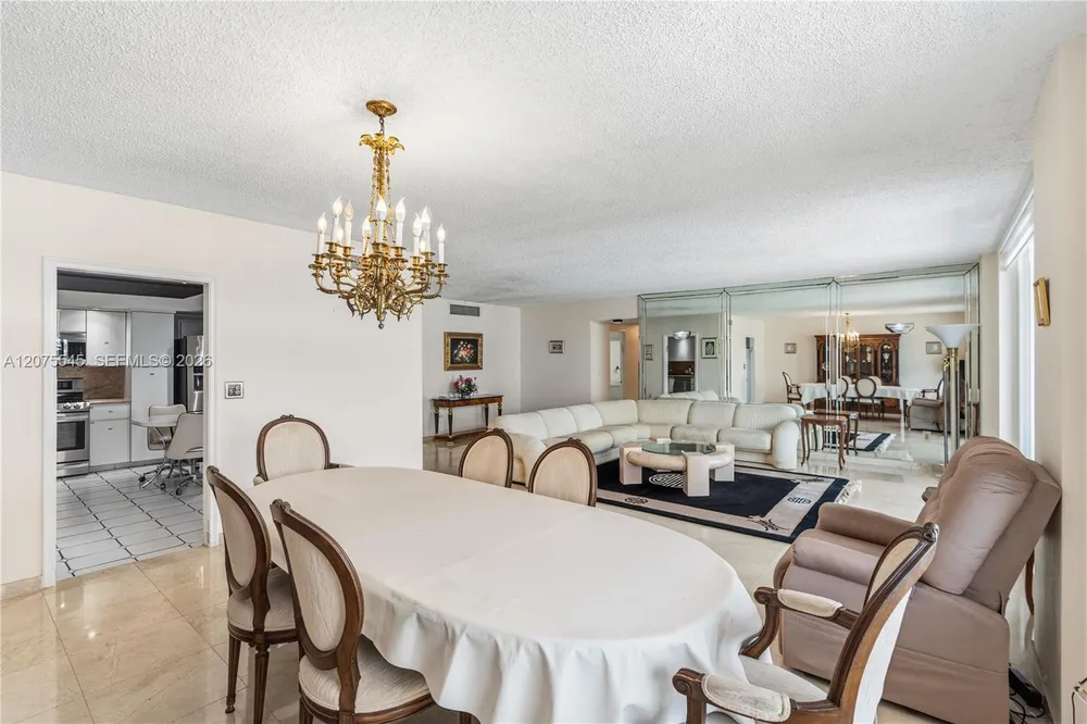 5001 Collins Ave, Miami Beach, FL 33140
