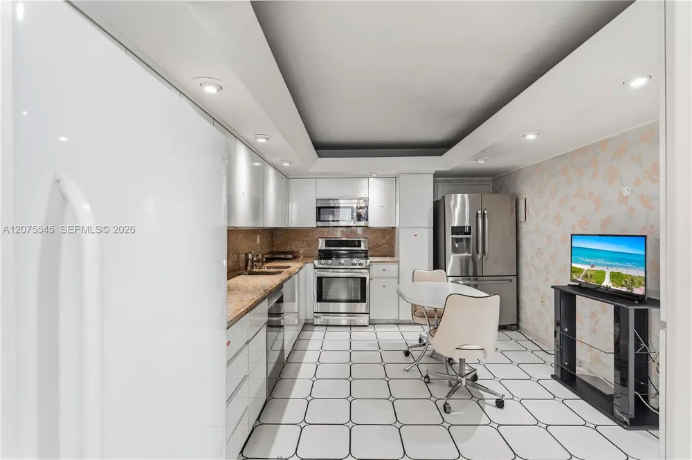 5001 Collins Ave, Miami Beach, FL 33140