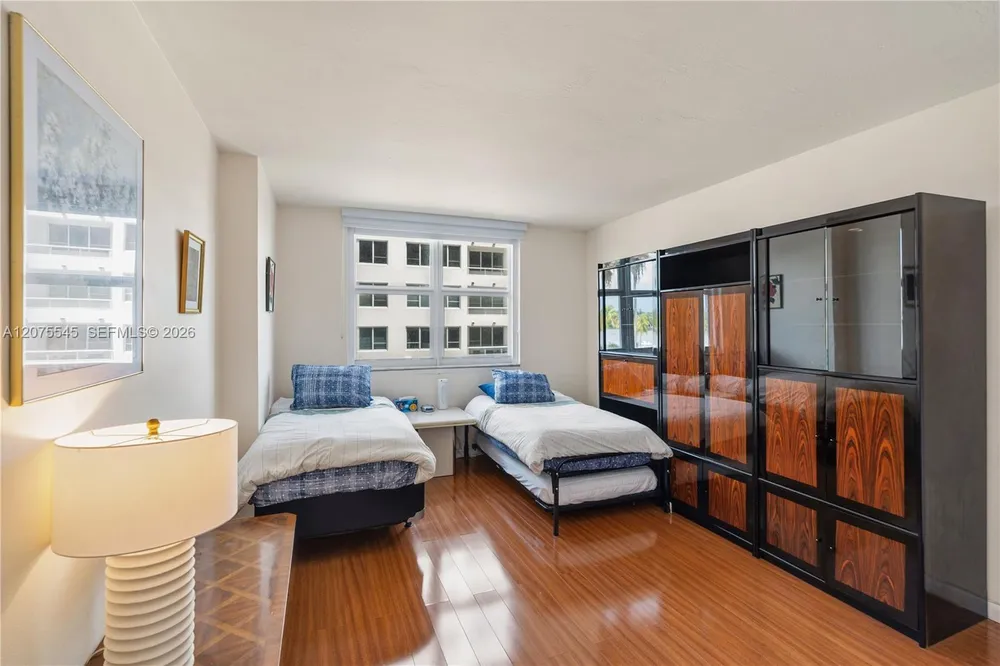 5001 Collins Ave, Miami Beach, FL 33140