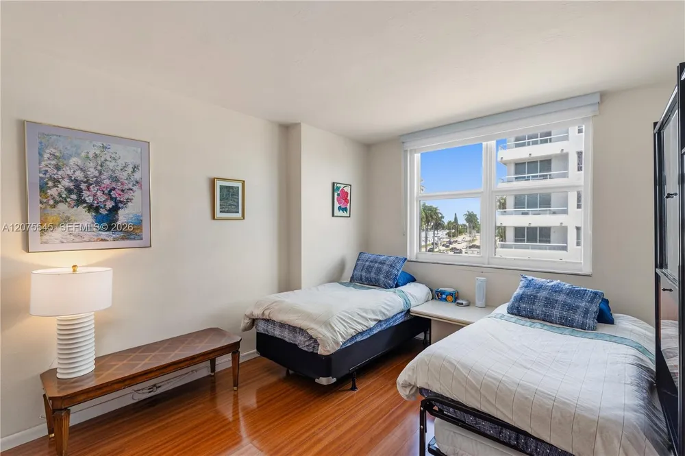 5001 Collins Ave, Miami Beach, FL 33140